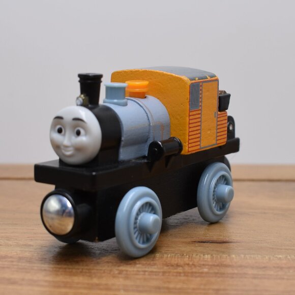 BASH 2012 - Thomas & Friends Wooden Railway Train Engine Magnetics Y4383 - Picture 2 of 7